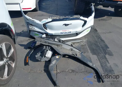 2023 Ford Mustang Mach-E Premium z USA, uszkodzony, nr VIN 3FMTK3R48PMA71173